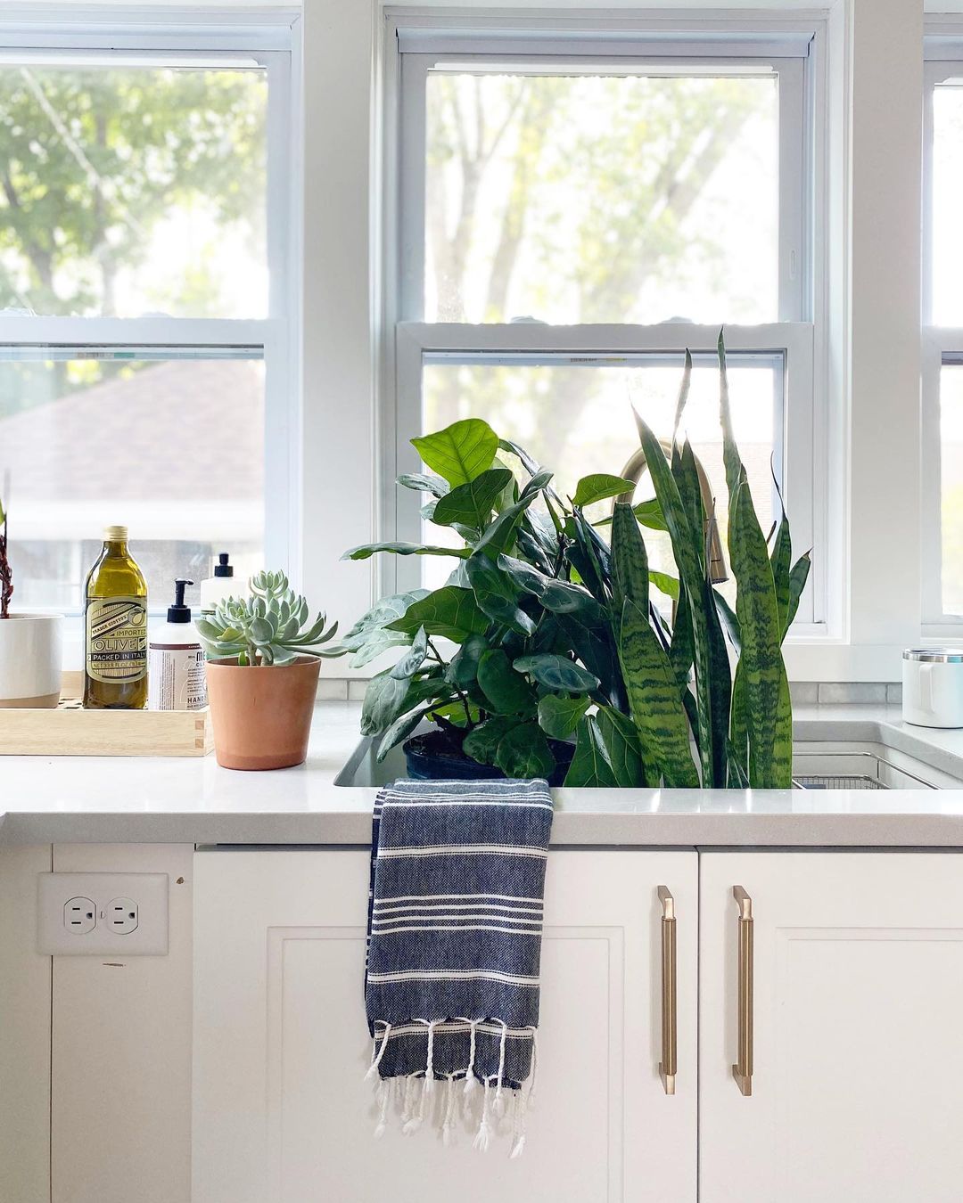 Basic Hand Towel